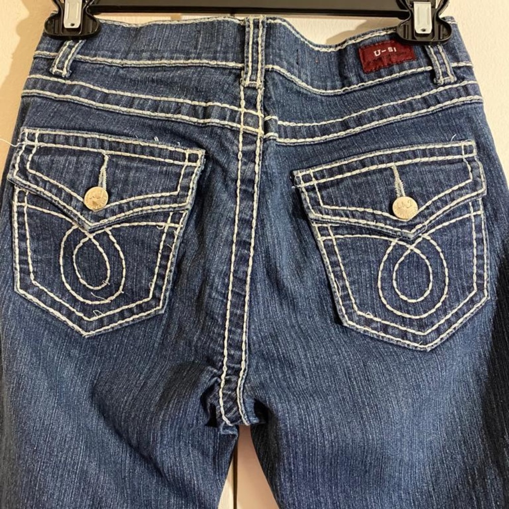 U - 51 Straight Leg Distressed Embroidered Jeans - Size 5/6 - Picture 5 of 8